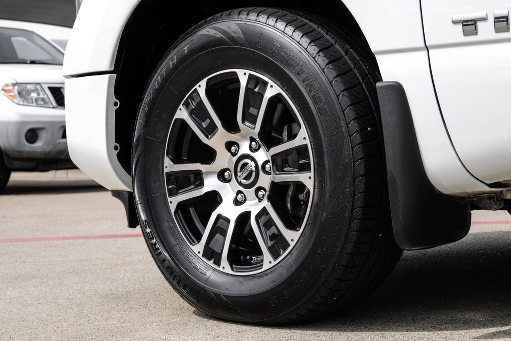 Used 2021 Nissan Titan SV image 52