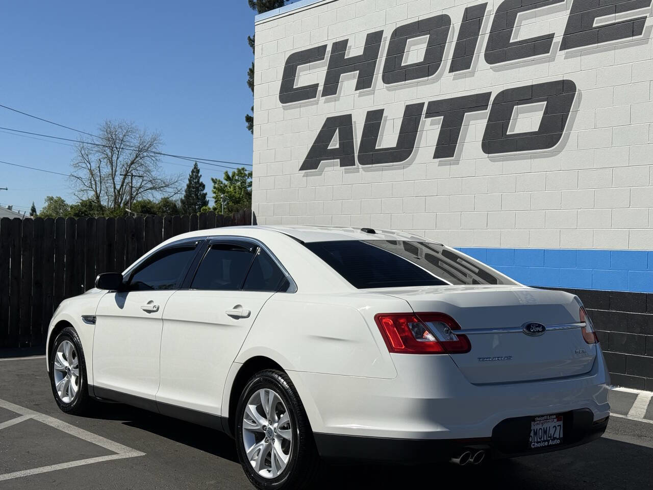 Used 2010 Ford Taurus SEL image 18