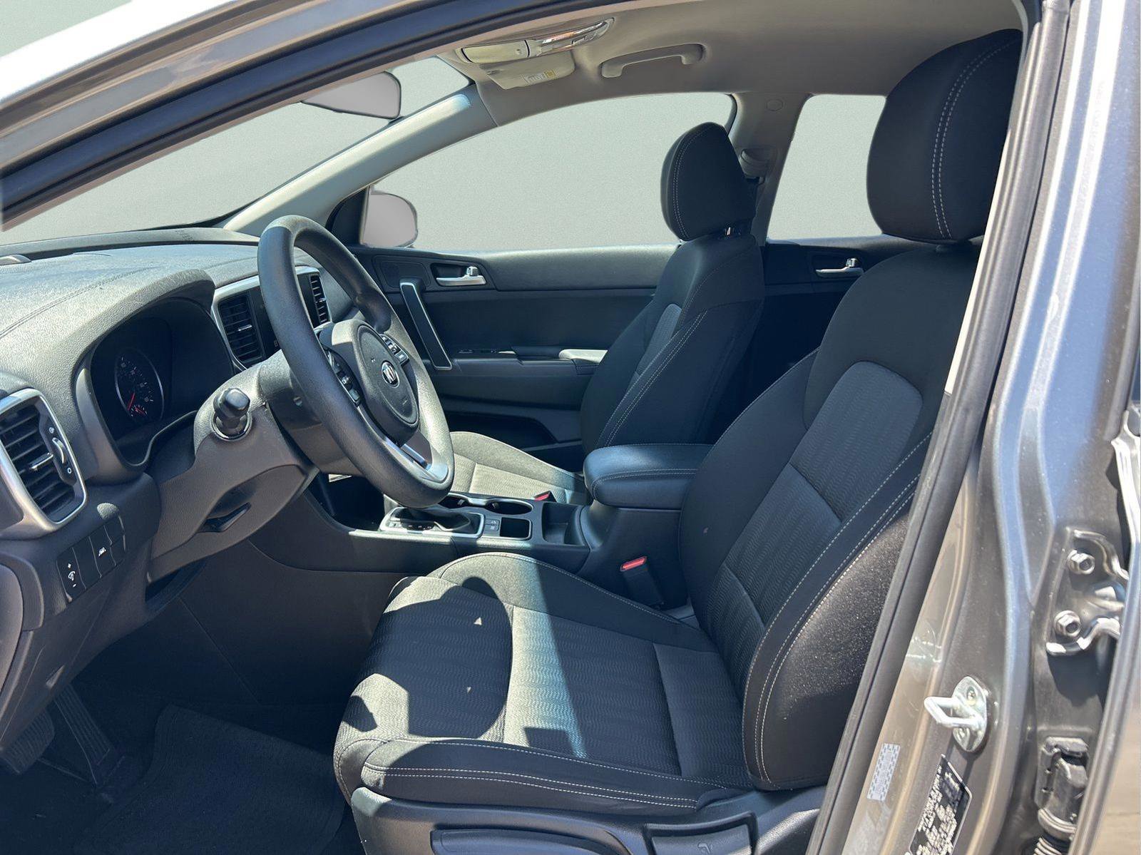 Used 2022 Kia Sportage LX image 10