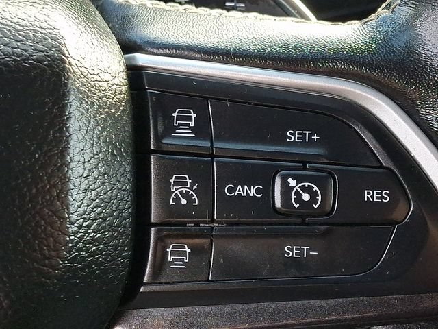 Used 2022 Jeep Grand Cherokee Laredo w/ Luxury Tech Group I AWD/4WD image 21