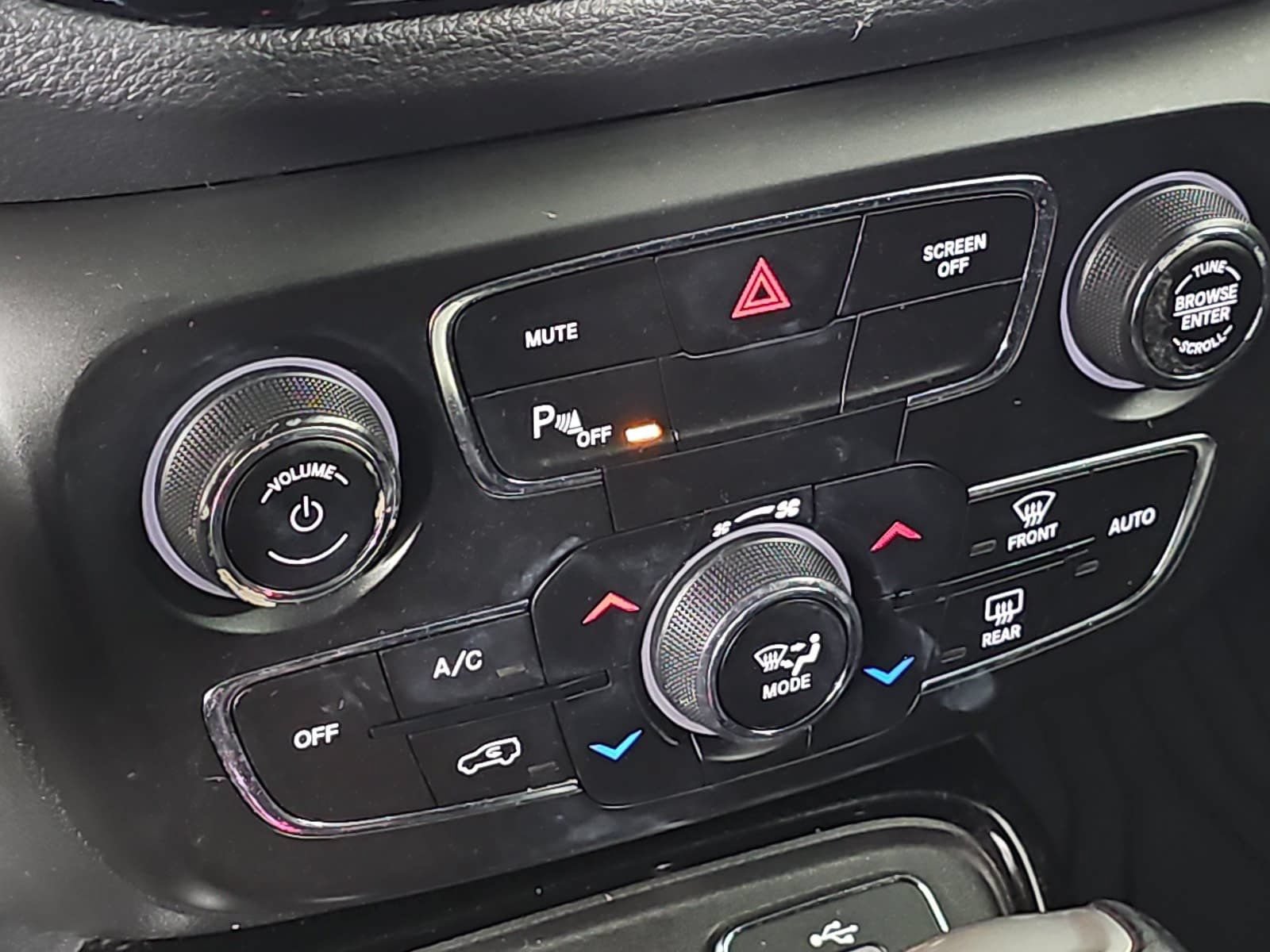 Used 2018 Jeep Compass Limited w/ Navigation Group AWD/4WD image 21