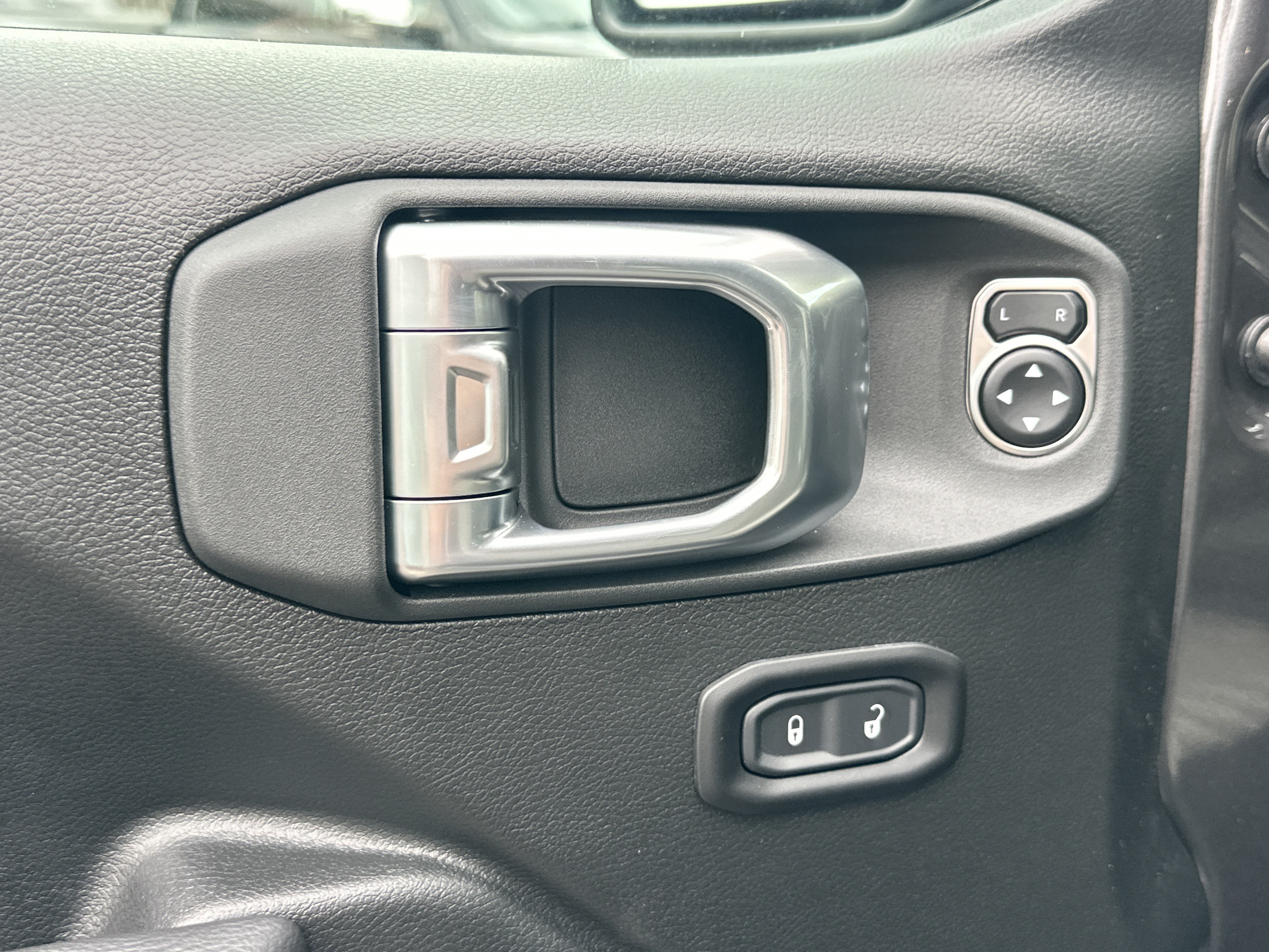 New 2026 Jeep Gladiator Sport AWD/4WD image 14