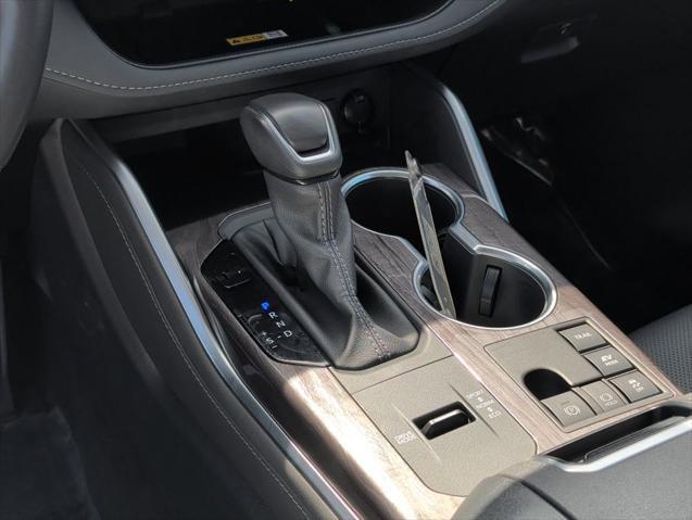 Certified 2025 Toyota Highlander Platinum image 8