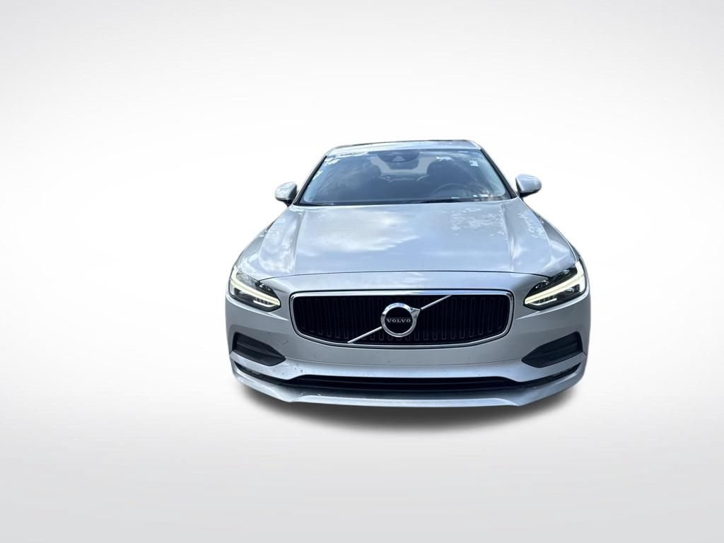 Used 2018 Volvo S90 T5 Momentum FWD image 3