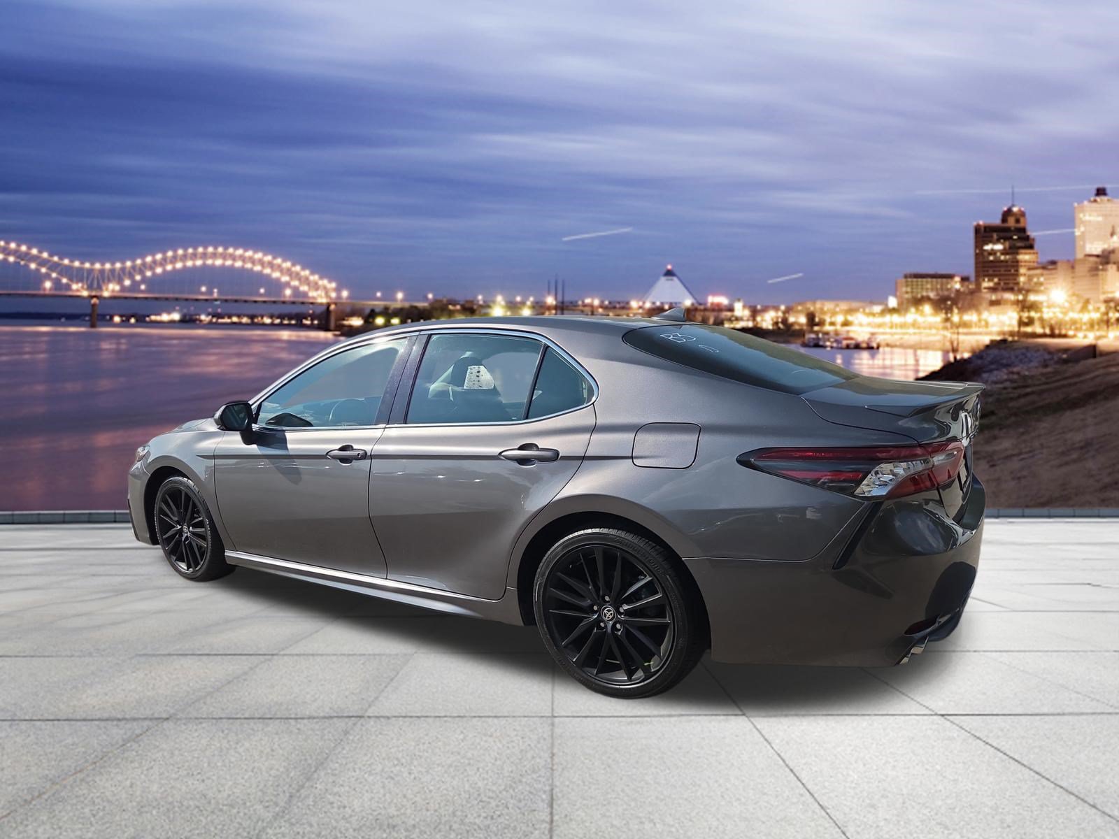 Used 2024 Toyota Camry XSE FWD image 3