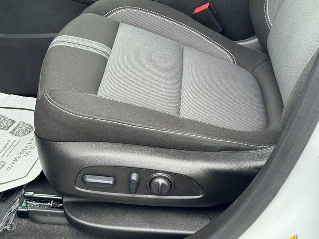 Used 2025 Chevrolet Blazer LT AWD/4WD image 24