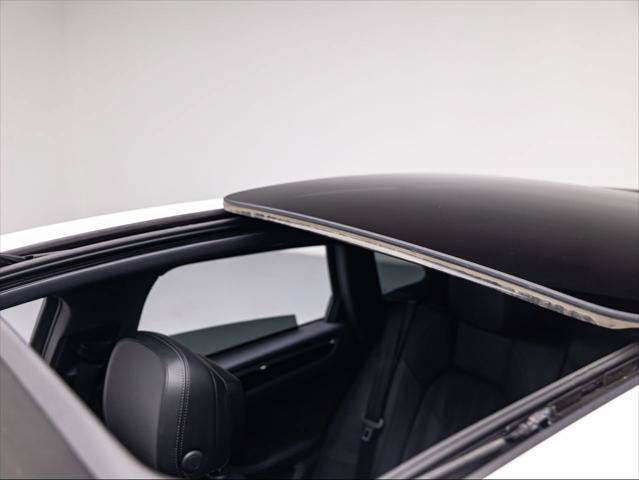 Used 2021 Porsche Macan AWD/4WD image 14