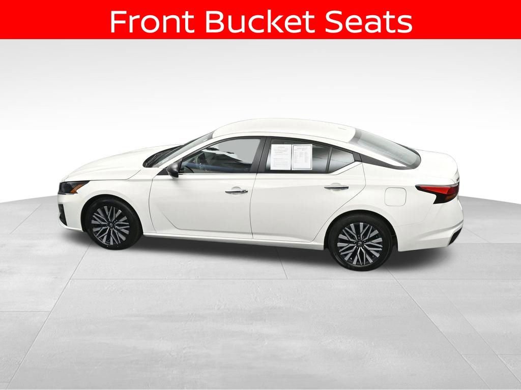 Used 2025 Nissan Altima 2.5 SV FWD image 37