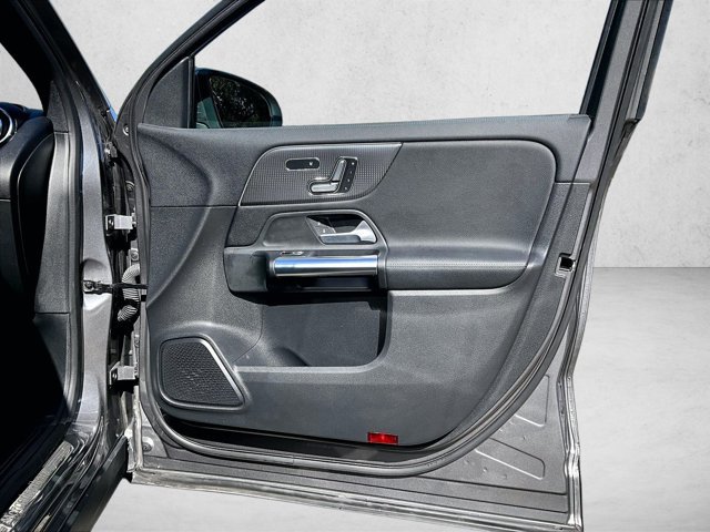 Certified 2021 Mercedes-Benz GLA 250 4MATIC image 19