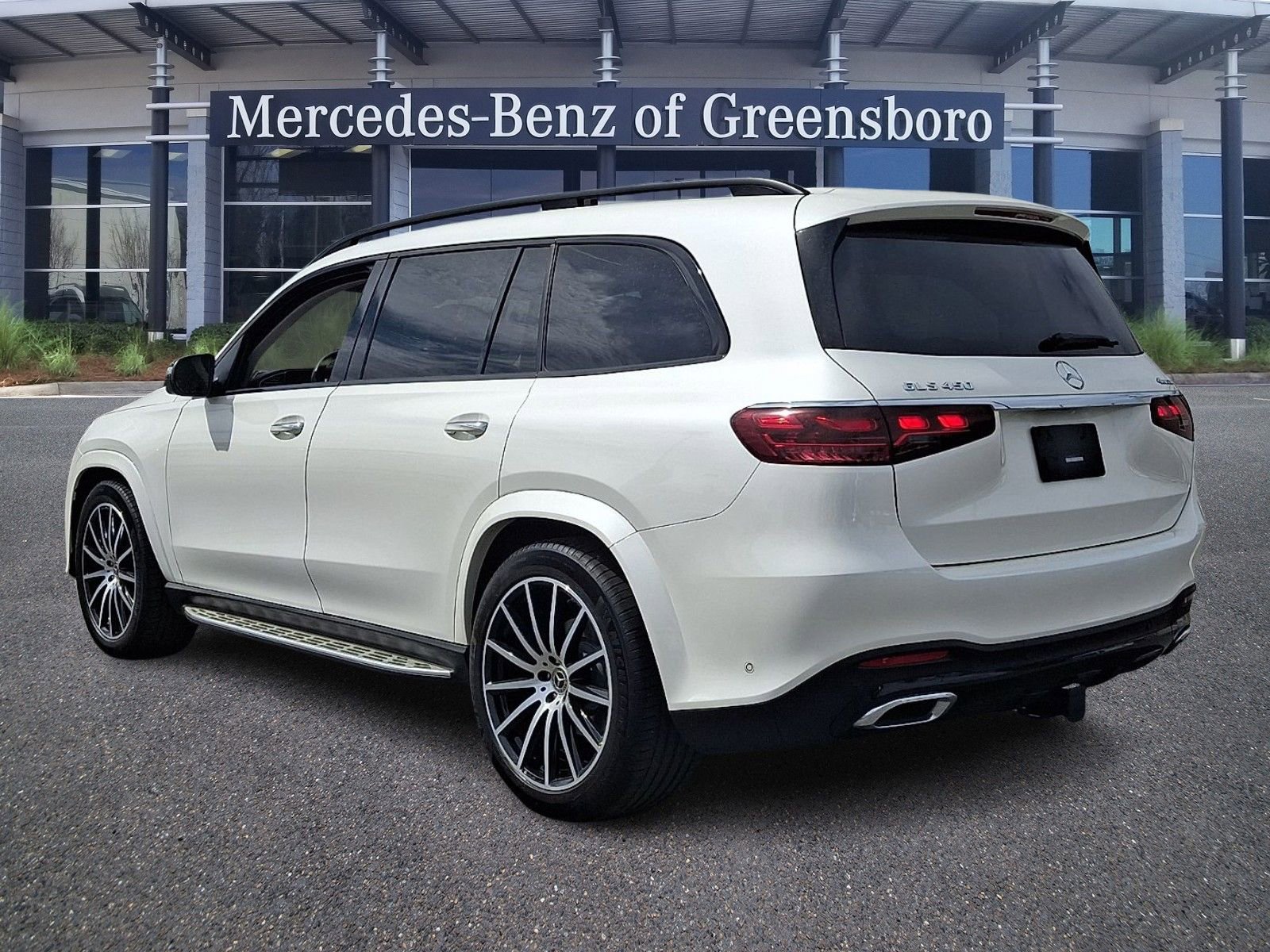 Certified 2024 Mercedes-Benz GLS 450 4MATIC image 6