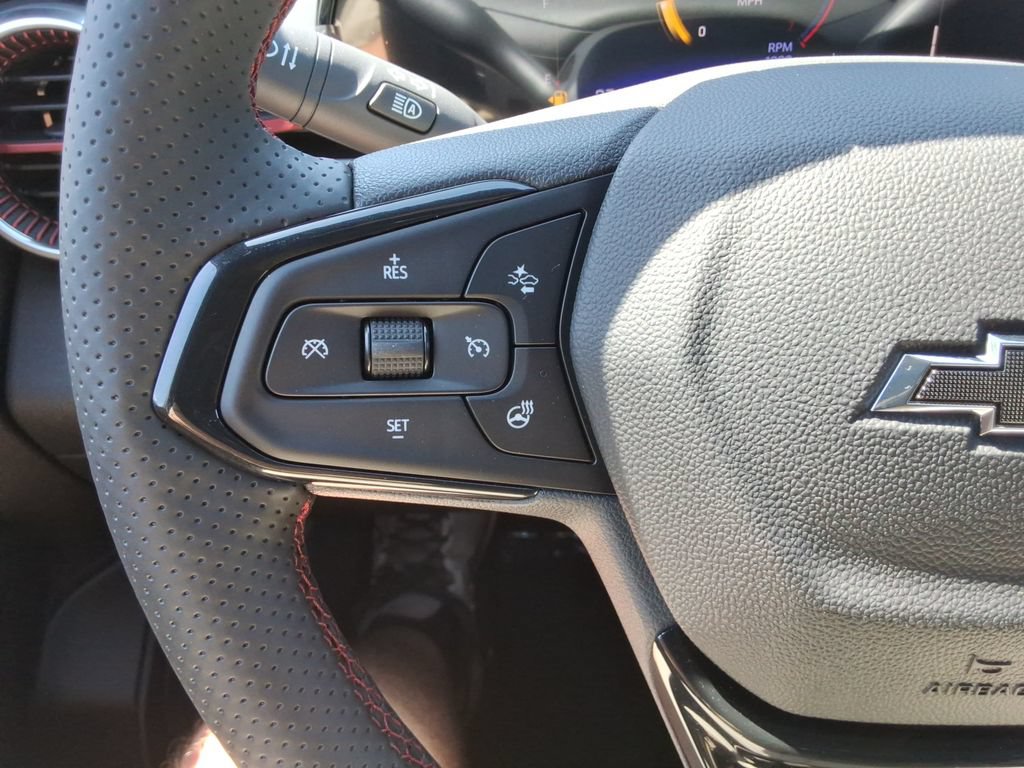 New 2026 Chevrolet Trax RS w/ Sunroof Package FWD image 26