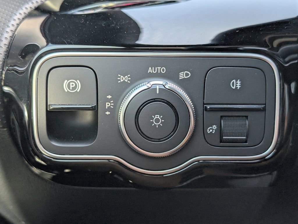 Used 2024 Mercedes-Benz CLA 250 4MATIC image 17