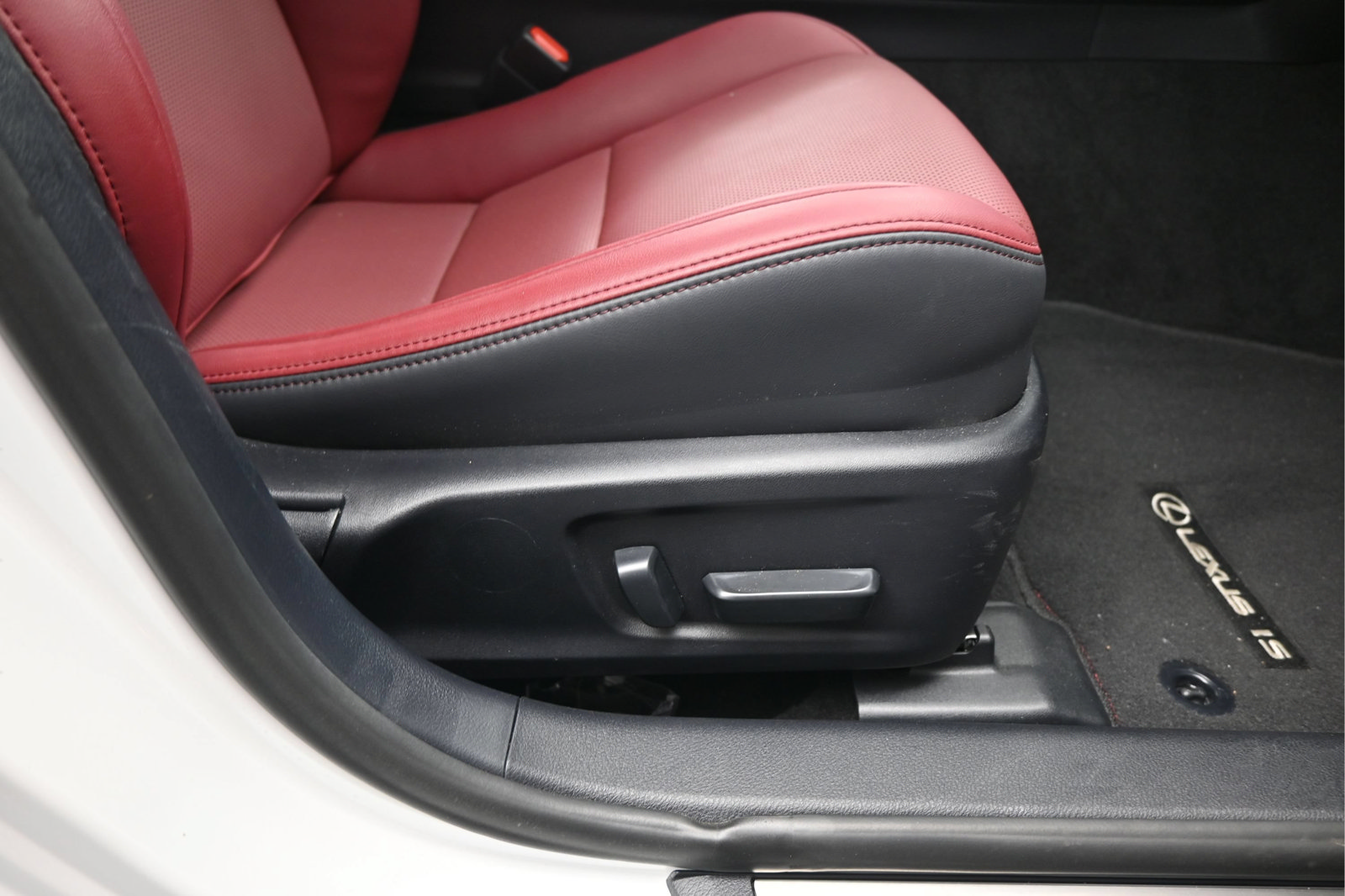 Used 2025 Lexus IS 300 w/ Premium Package RWD image 15