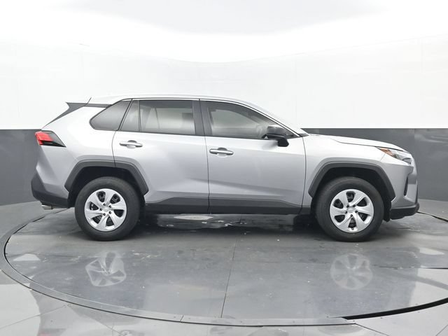 Used 2024 Toyota RAV4 LE FWD video 2