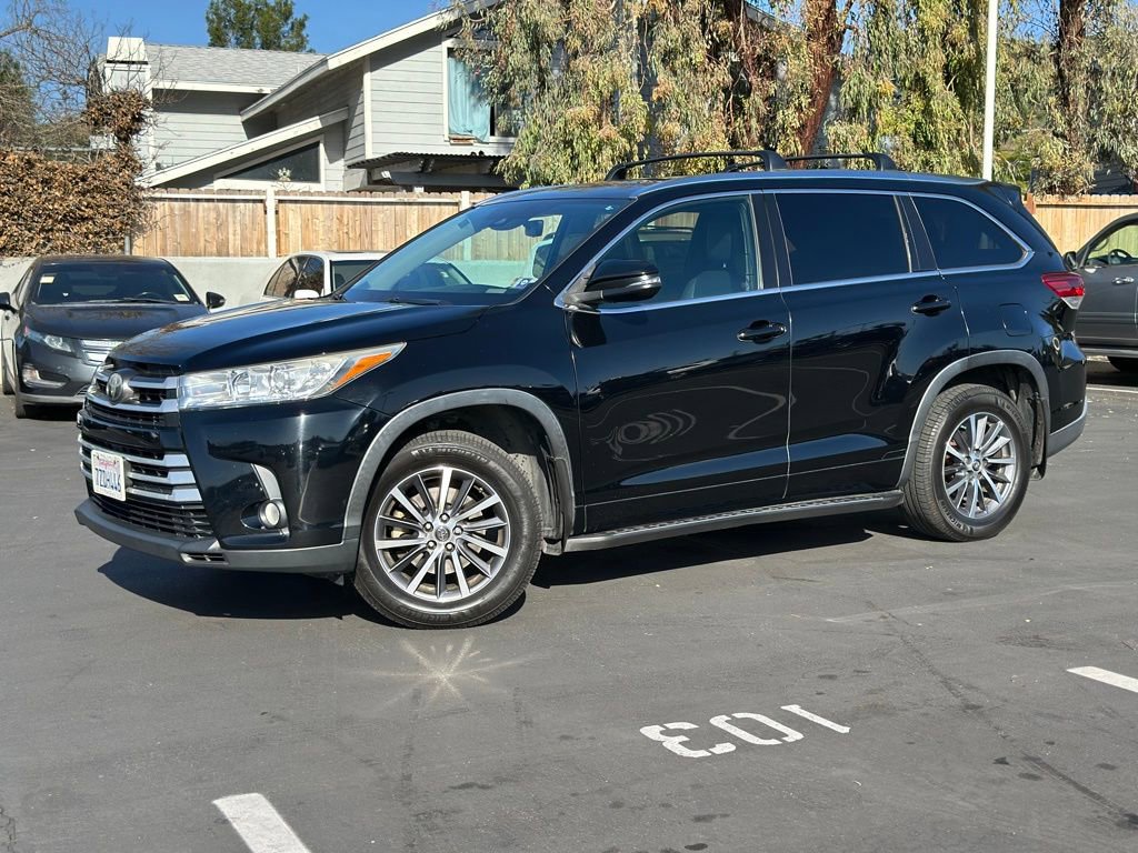 Used 2017 Toyota Highlander XLE image 1