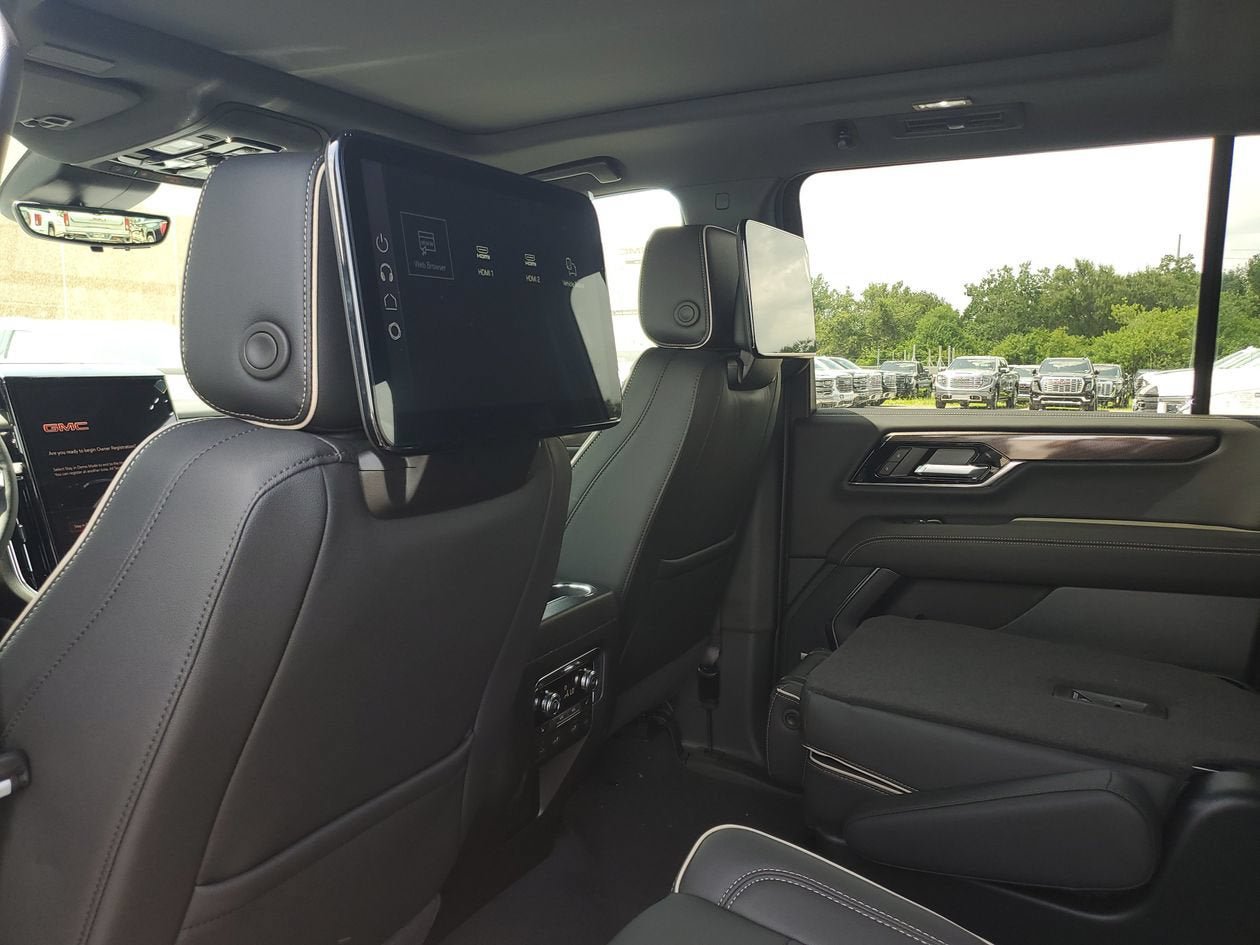 New 2026 GMC Yukon XL Elevation w/ Elevation Premium Package AWD/4WD image 10