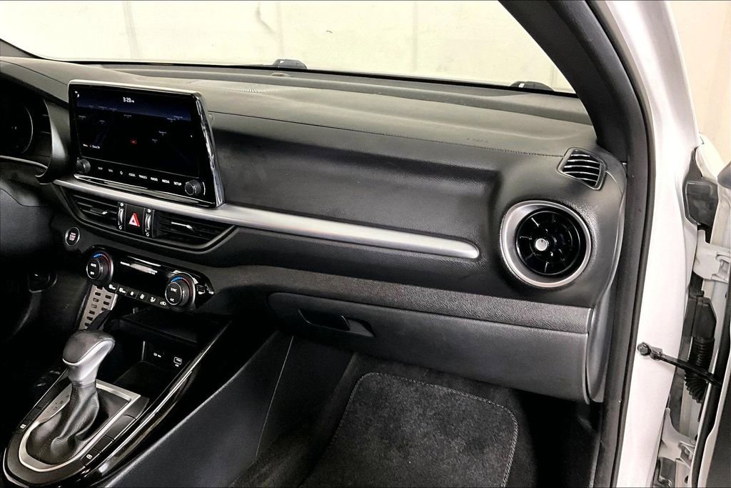 Used 2022 Kia Forte GT-Line w/ GT-Line Technology Package image 16