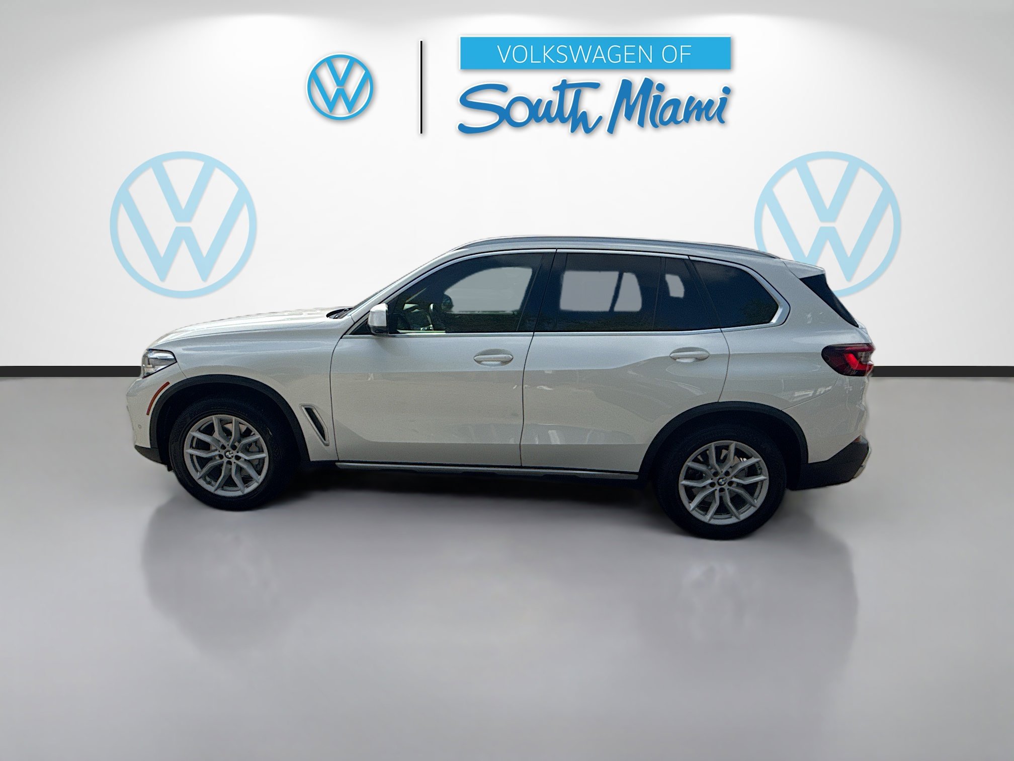 Used 2023 BMW X5 xDrive40i w/ Premium Package image 4