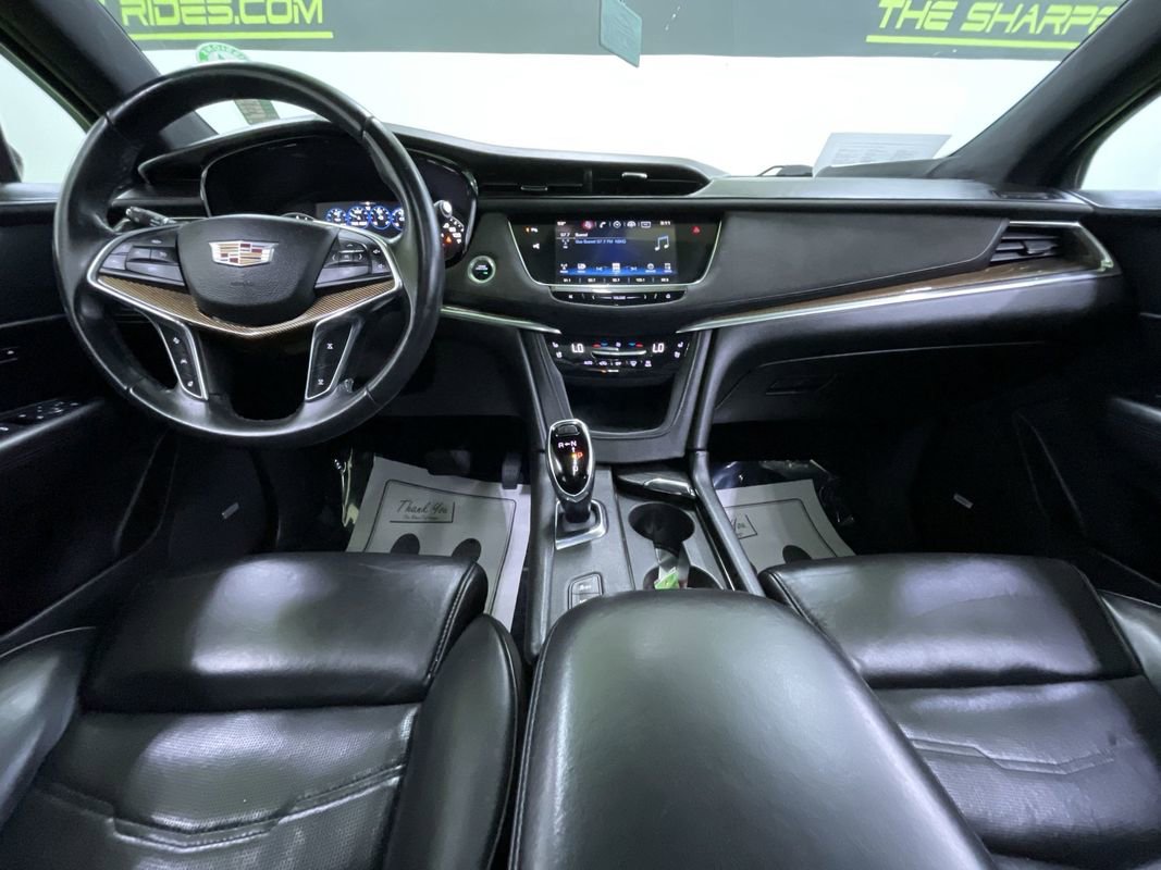 Used 2017 Cadillac XT5 Platinum w/ Driver Assist Package image 18