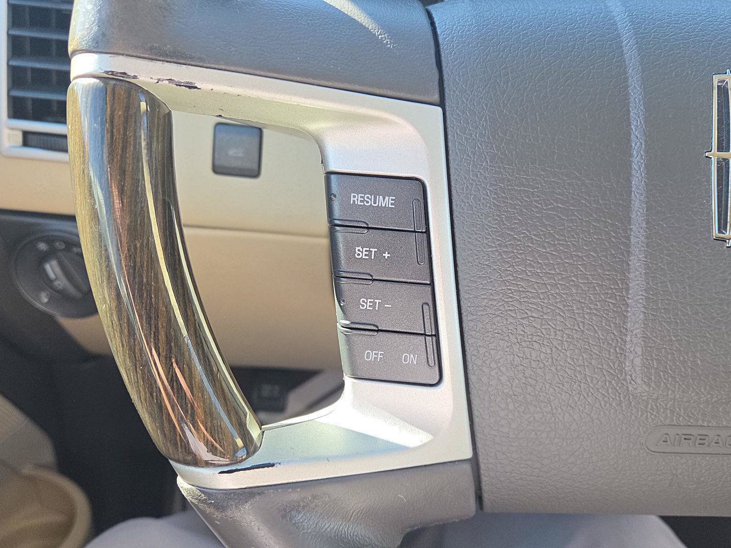 Used 2008 Lincoln MKX AWD image 22