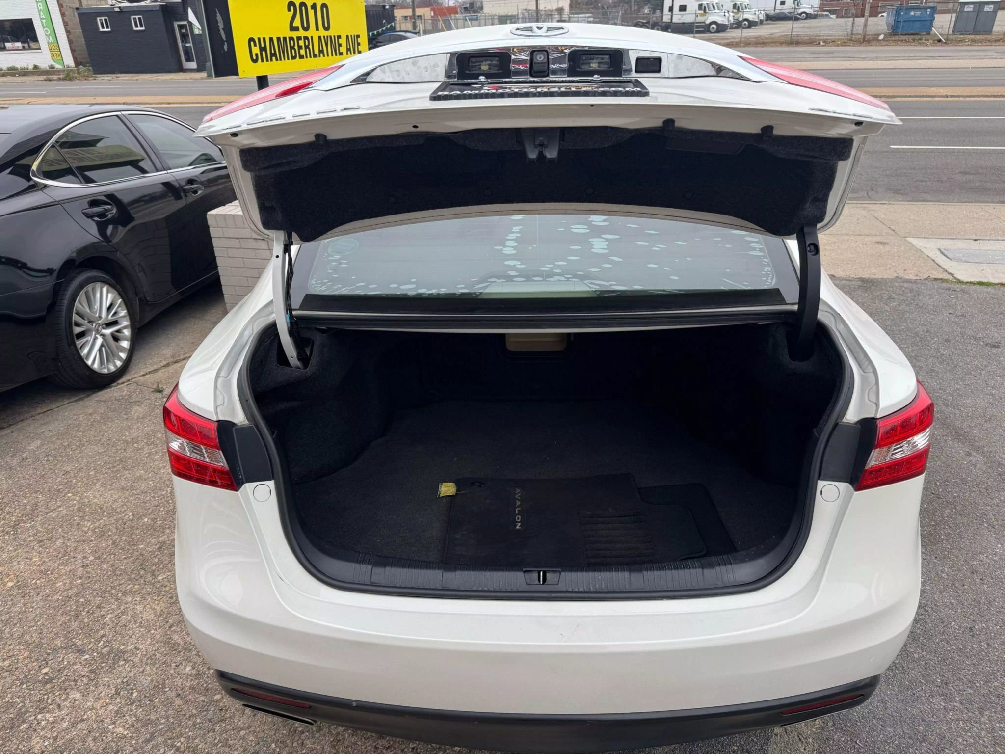 Used 2014 Toyota Avalon XLE Touring image 31