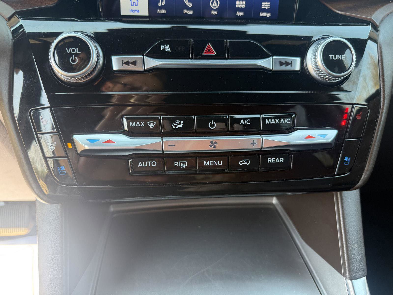 Used 2023 Ford Explorer King Ranch w/ Technology Package image 22