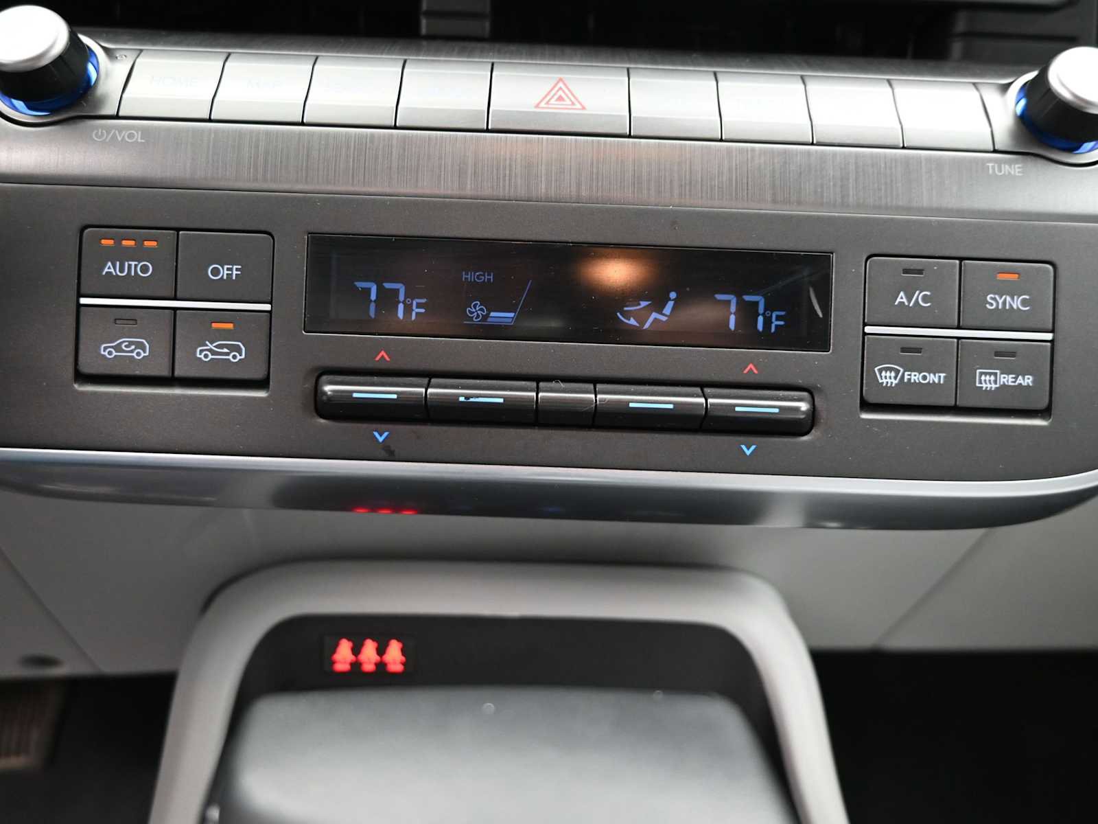 Used 2024 Hyundai Kona SEL AWD/4WD image 16