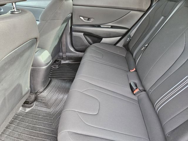 Used 2023 Hyundai Elantra SEL w/ Convenience Package image 29