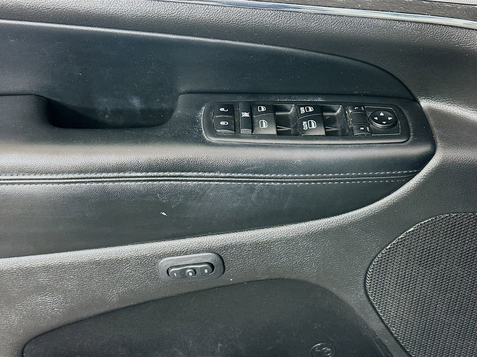 Used 2018 Jeep Grand Cherokee Limited AWD/4WD image 18