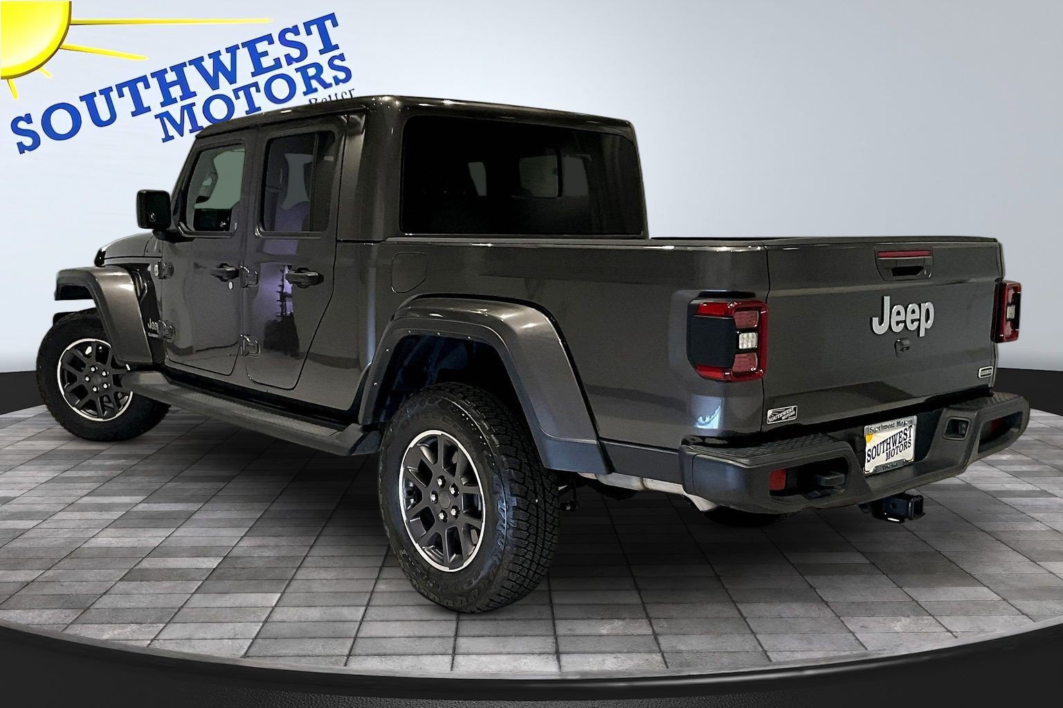 Used 2022 Jeep Gladiator Overland w/ Popular Equipment Package AWD/4WD image 5