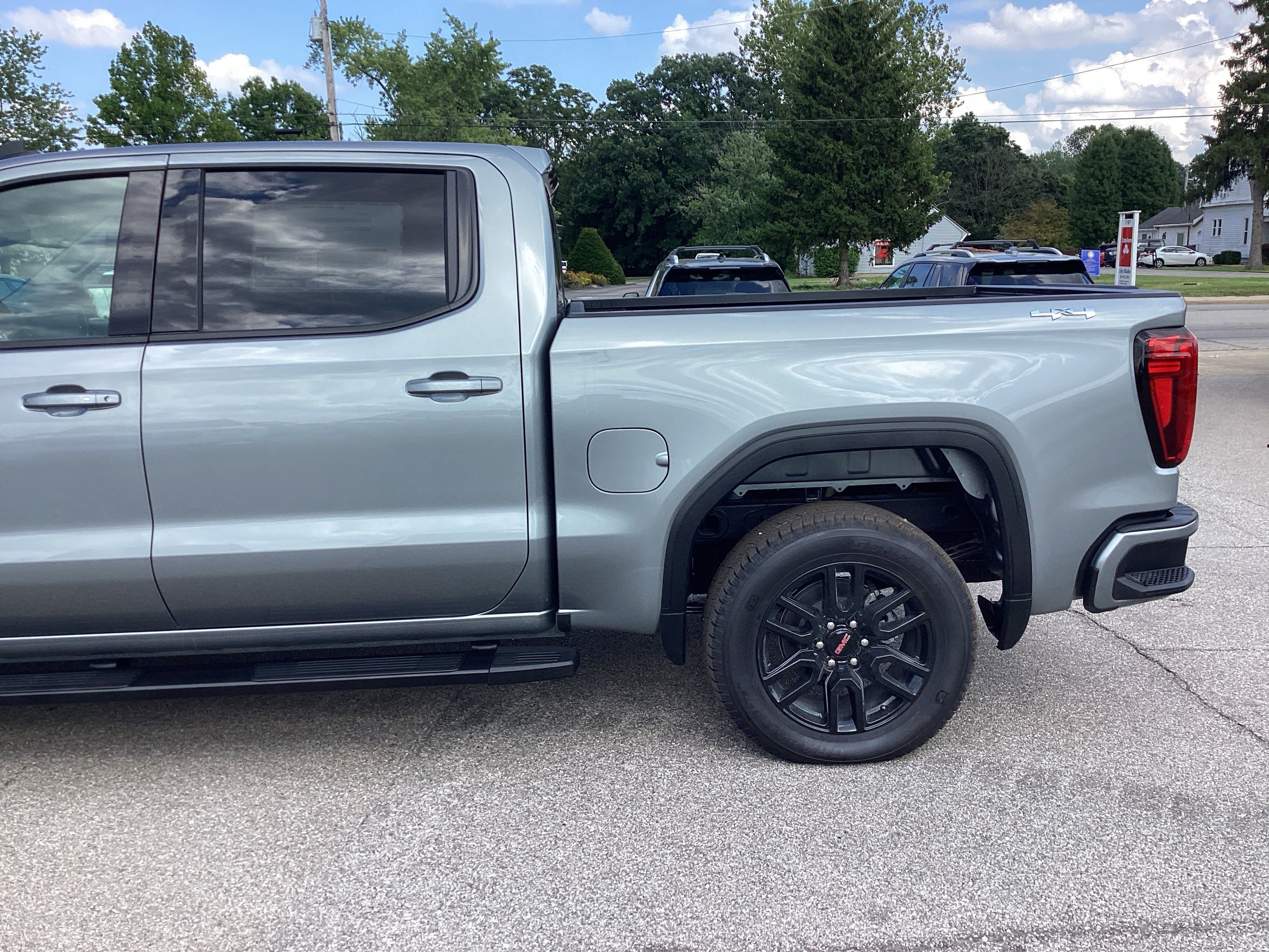 New 2026 GMC Sierra 1500 Elevation w/ LPO, Elevation Black Package image 4