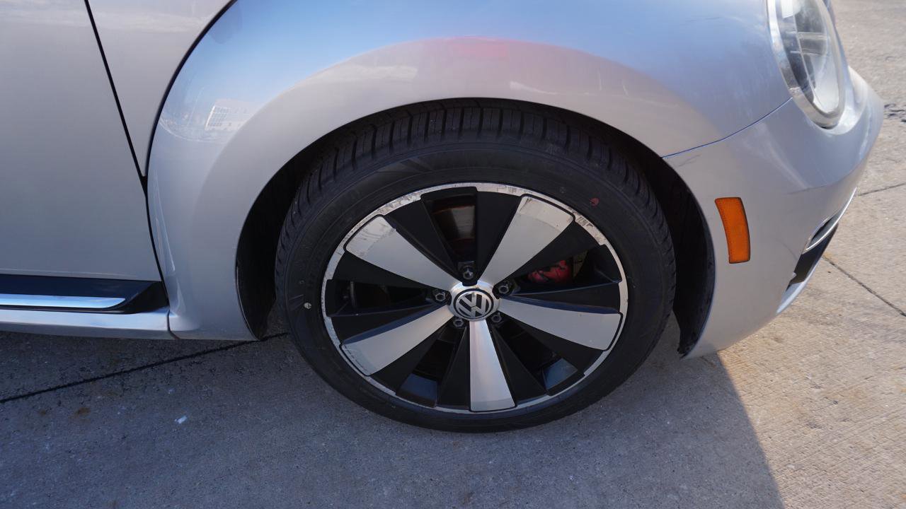 Used 2013 Volkswagen Beetle 2.0T image 20