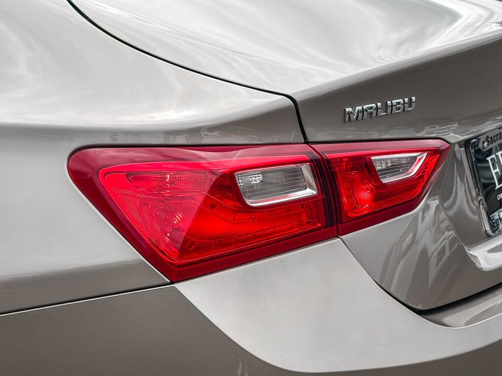 Used 2025 Chevrolet Malibu LT FWD image 8