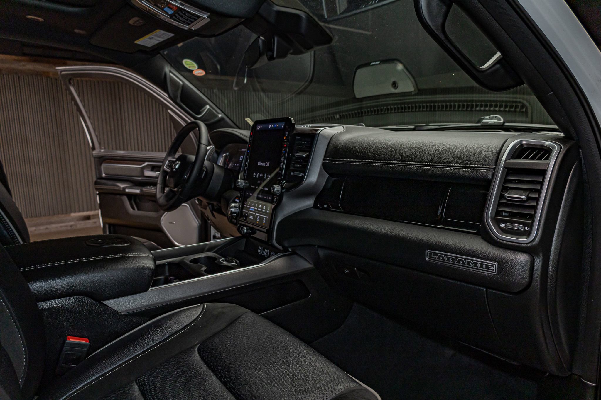 Used 2025 RAM 1500 Laramie w/ Night Edition image 20