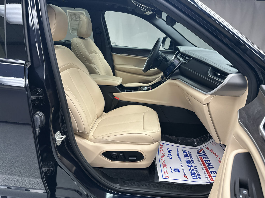 Used 2024 Jeep Grand Cherokee Limited w/ Luxury Tech Group II AWD/4WD image 23