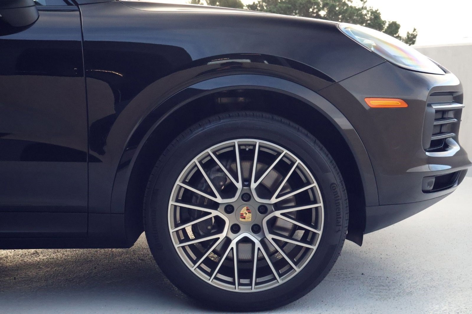 Certified 2023 Porsche Cayenne Platinum Edition image 11