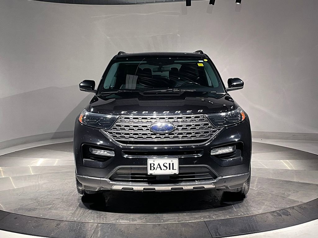 Used 2022 Ford Explorer XLT w/ Equipment Group 202A image 9