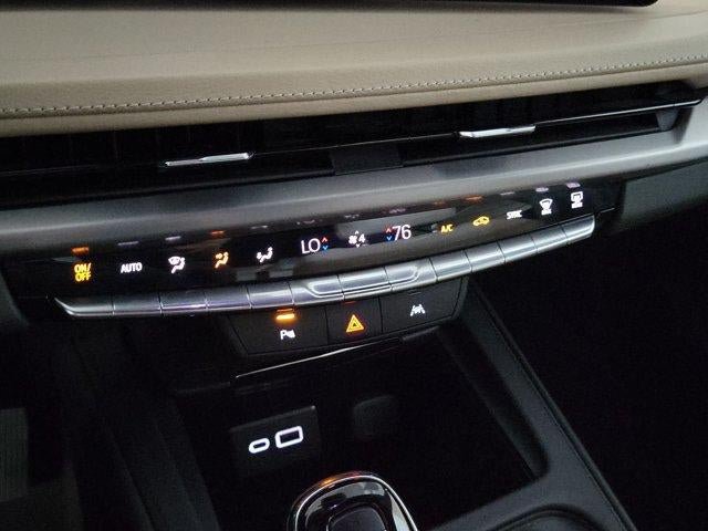 Certified 2024 Cadillac XT4 Luxury FWD image 27