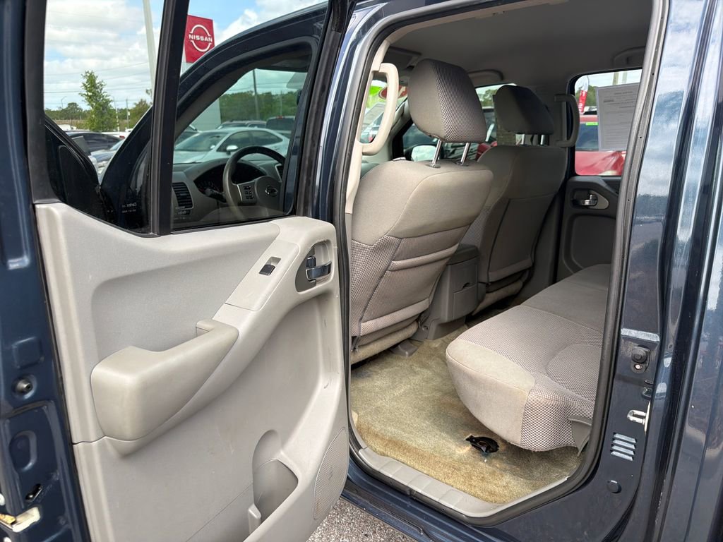 Used 2017 Nissan Frontier SV w/ SV Value Truck Package image 16