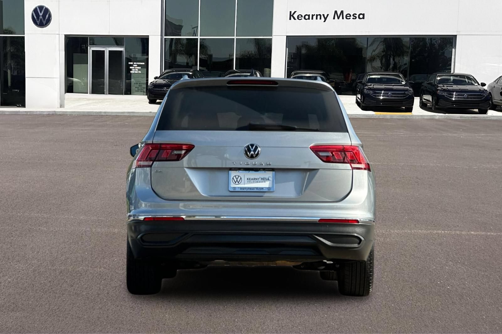 Used 2023 Volkswagen Tiguan SE FWD image 5
