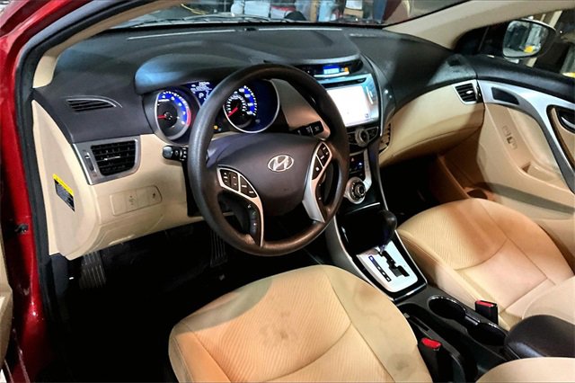 Used 2011 Hyundai Elantra GLS w/ Navigation Pkg 4 image 13