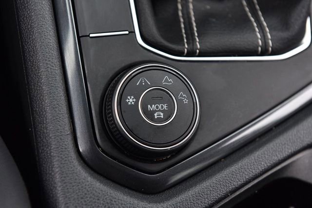 Used 2024 Volkswagen Tiguan SE R-Line AWD/4WD image 18