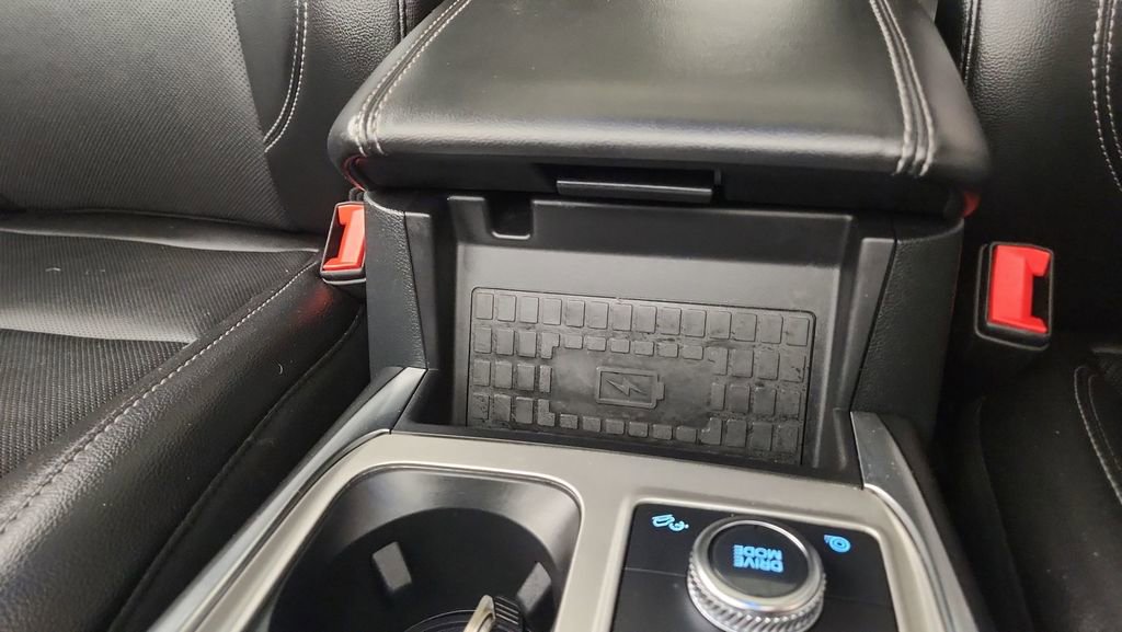 Used 2022 Ford Explorer Limited w/ Equipment Group 301A image 19