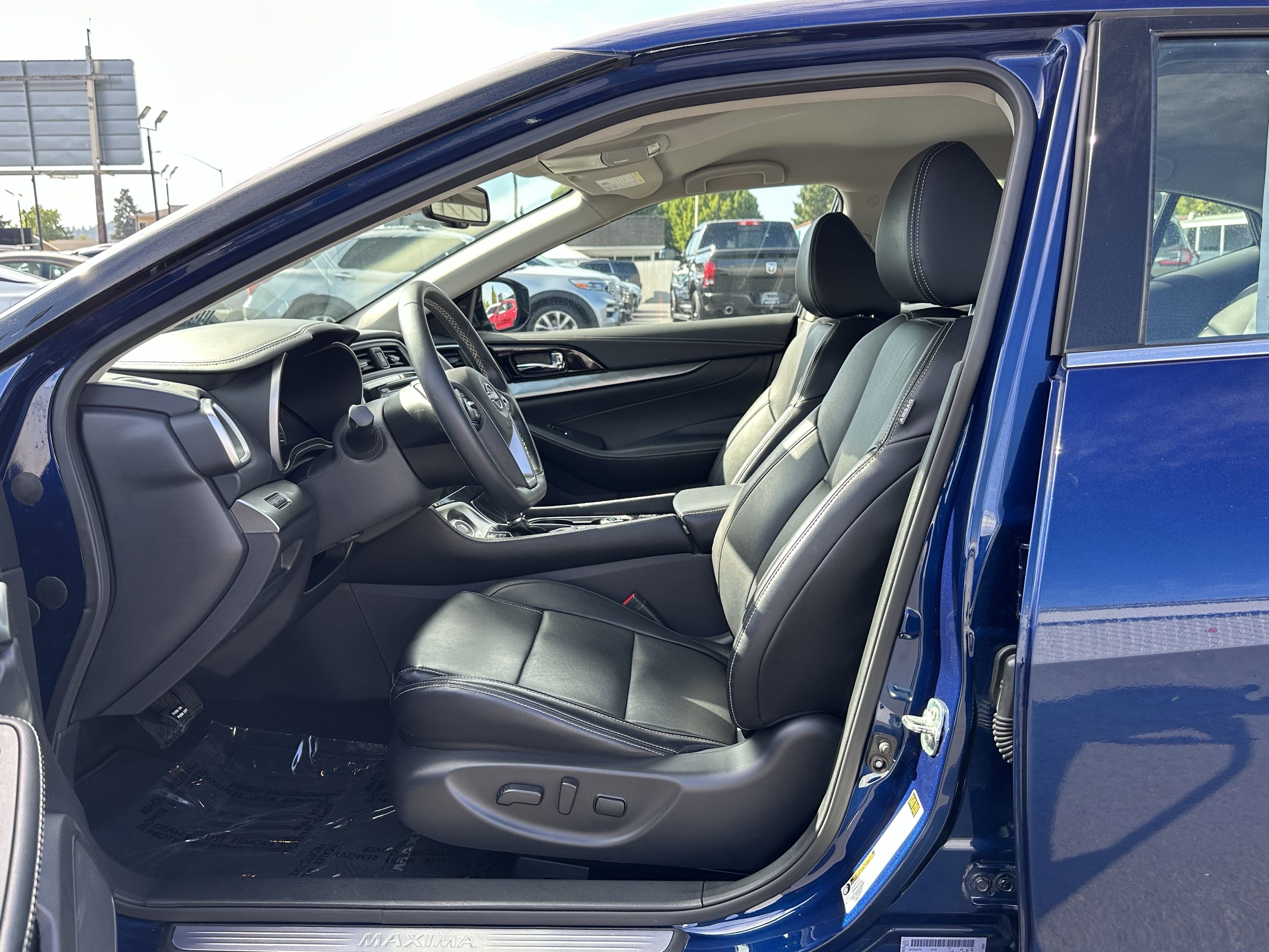 Used 2023 Nissan Maxima SV w/ Floor Mat Group image 19