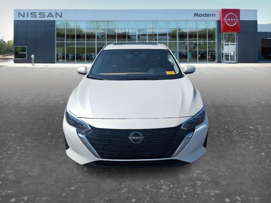 Used 2024 Nissan Sentra SV w/ SV Premium Package FWD image 2