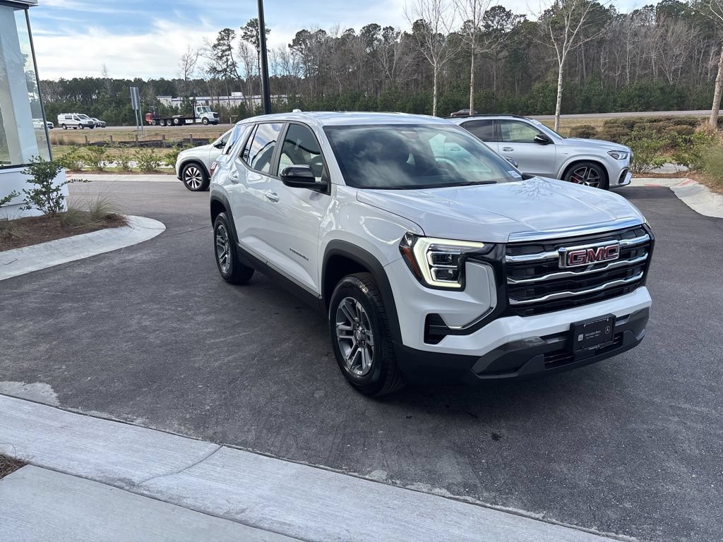 Used 2025 GMC Terrain Elevation AWD/4WD image 4