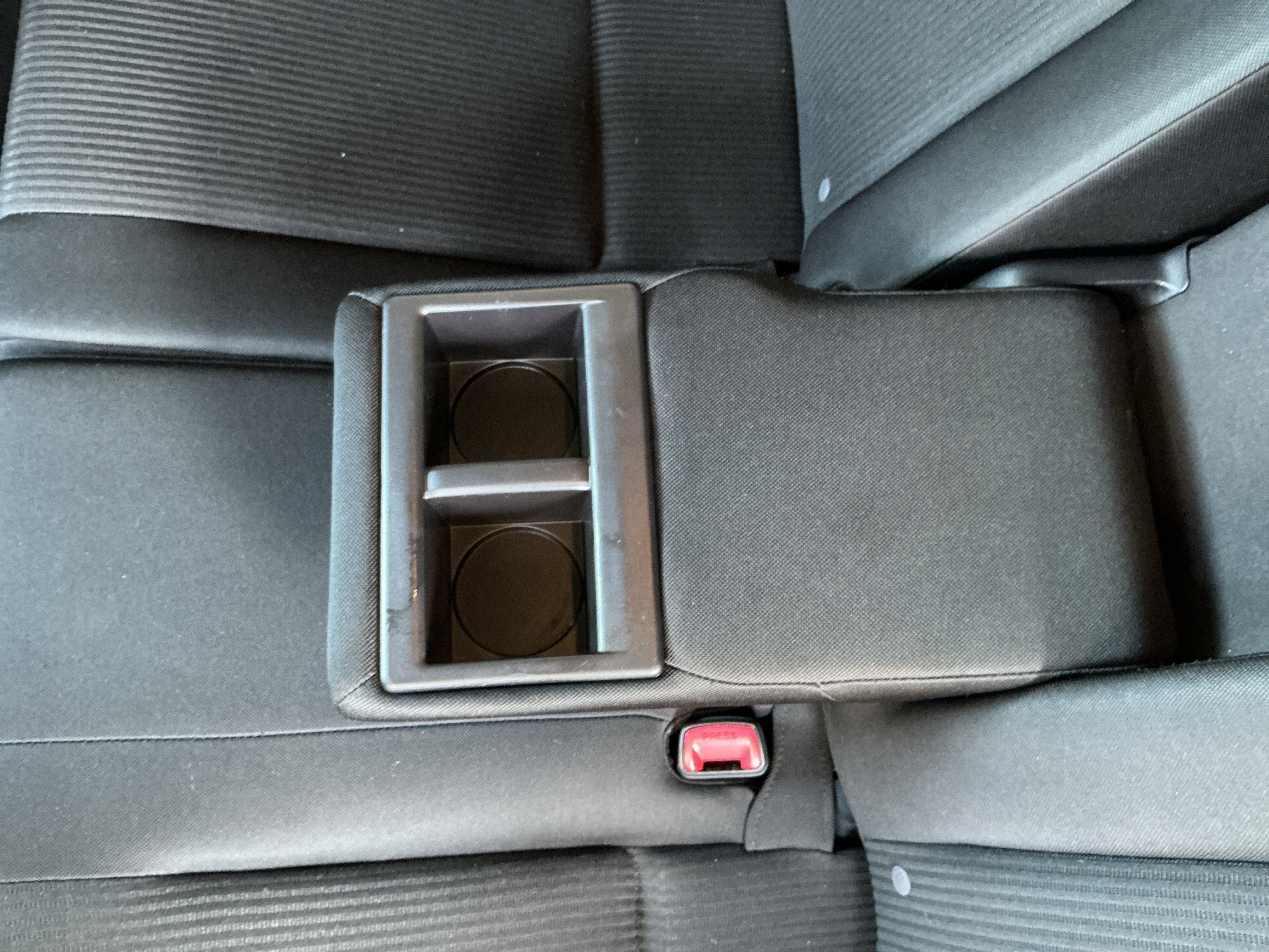 Used 2014 Toyota RAV4 LE image 28