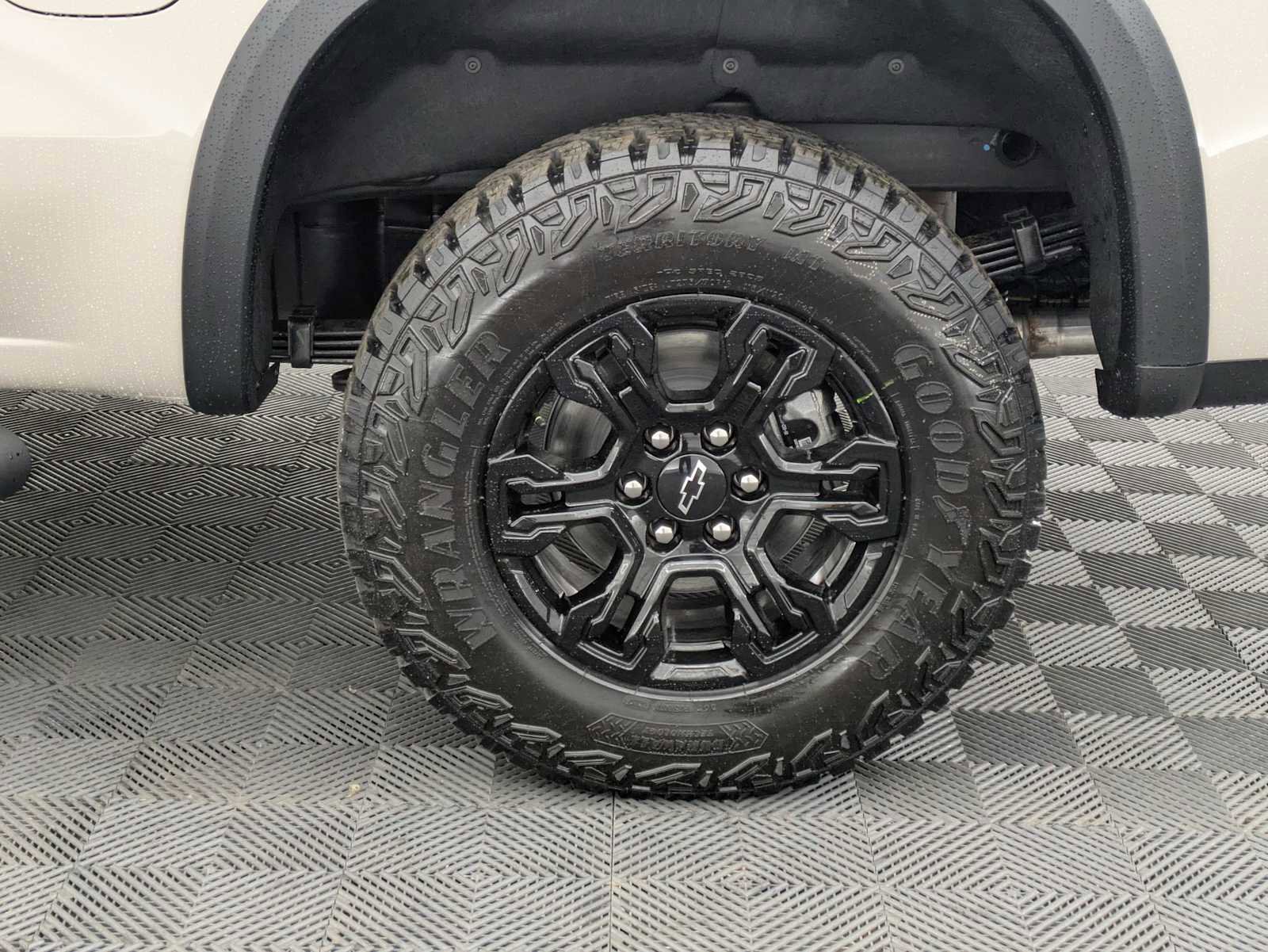 New 2026 Chevrolet Silverado 1500 ZR2 image 16