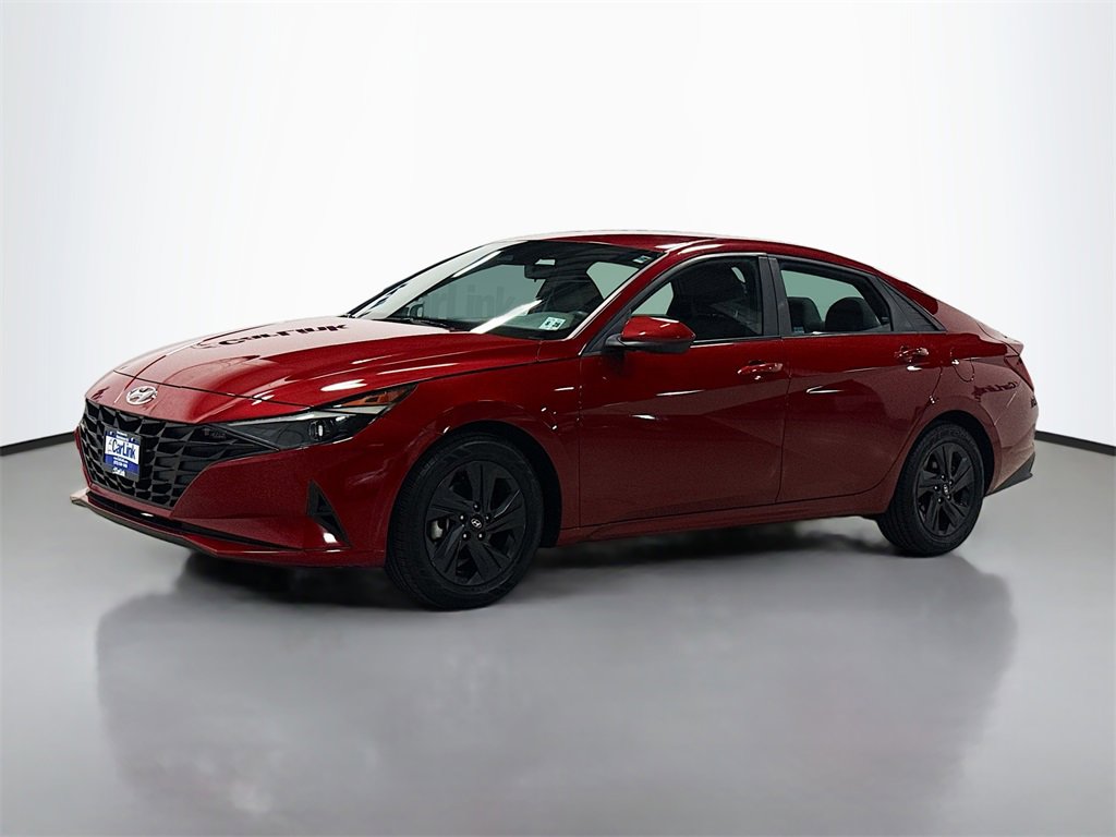 Used 2023 Hyundai Elantra SEL image 3