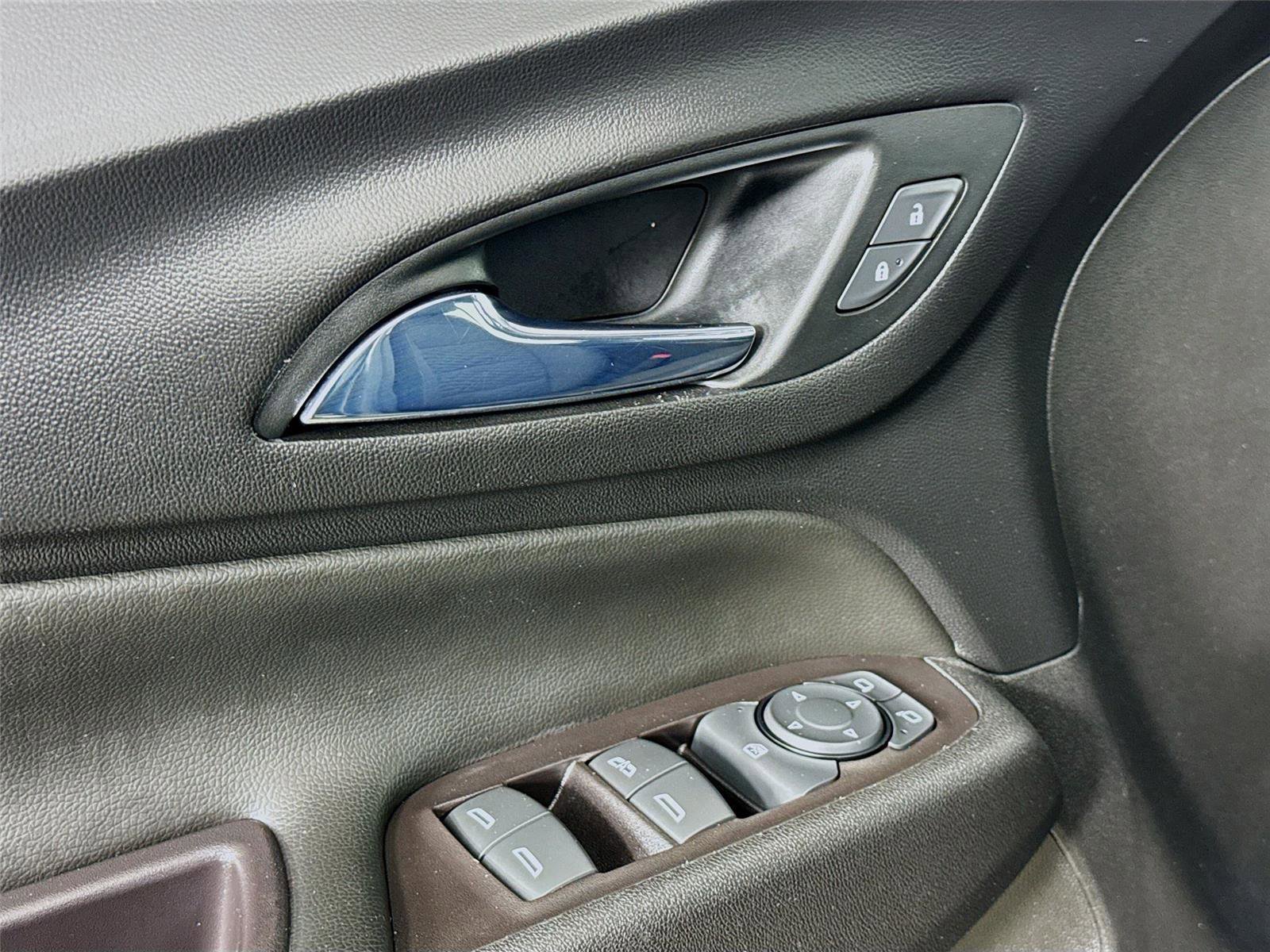 Used 2021 Chevrolet Equinox LT AWD/4WD image 18